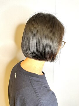 ブロッサム 東久留米店(Blossom) 20代30代40代前下がりストレート大人ボブリップライン