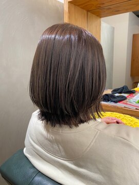 ハロー(Hollow) 【大人女性に♪白髪ぼかし/脱白髪染め】石橋/池田/箕面