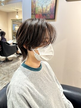 リタ(Lita) 前髪長めのショートウルフ　ハンサムショート