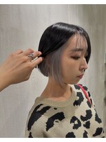 トテ(tote.)&nbsp;ハイトーンホワイトシルバーインナーカラー切りっぱなしボブ