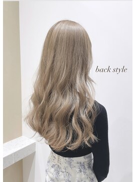 ジーナ サンシャイン通り池袋(Zina) ホワイトミルクティーベージュ