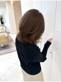 ミディアムシアーベージュヘーゼルカラーストレートワンカール