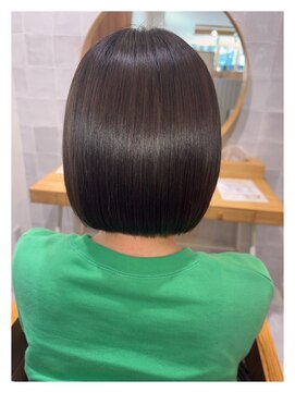 クシェル バイ リリア(kuschel by LILIA.) 艶髪 × ミニボブ