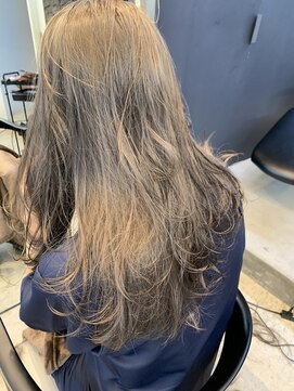 シキ 渋谷(siki) ハイトーン/ブリーチ/レイヤーカット/シアーカラー/渋谷/原宿