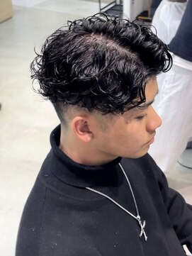 フィフス 大分(fifth) 大分波巻きスパイラルパーマメンズカットセンターパート10代