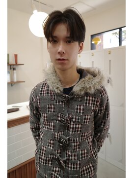 アンド グラフ(& Graph.) センターパート　メンズカット