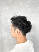 イル 天神西通り店(ill)&nbsp;【メンズ◆天神】アップバングスタイル×ピンパーマ×束感ヘア