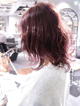 ロリム(RorriM) ダブルカラー　ウルフカット　グラデーションカラー　ピンク