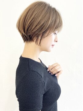 アンド ストーリーズ(&STORIES) 小顔カット/大人可愛い/ショートボブ/耳掛けショート/江角