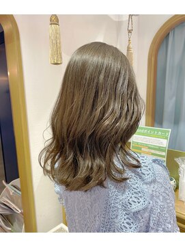 ロンドアベニール 北千住(Lond avenir) ゆるふわミディアム　オリーブグレージュ　西田大樹