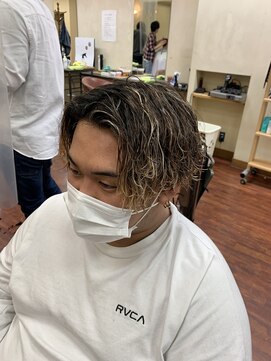 メンズ美容室 タカミ 緩めツイストスパイラル　センターパート