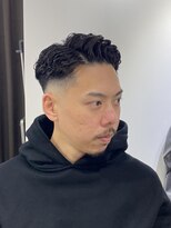 ドルクス 日本橋(Dorcus)&nbsp;ウェーブパーマ　ラフパートスタイル　スキンフェード