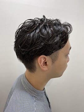 エアーエイチ(air-H) ツーブロック×パーマ