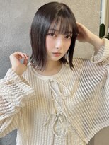 アイユー(ii+U)&nbsp;アンニュイ　ボブ　切りっぱなしボブ　ブルーグレージュ