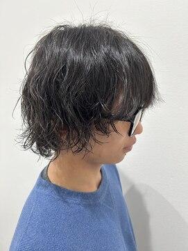 ヒュイル バイ ニアウ(Hwyl by Niau) シャドウパーマメンズボブメンズカットスパイラルパーマ