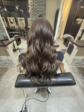 ユニ(Uni.) コントラストハイライト