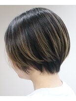 ウィスカーヘアー(whisker hair) ショートボブ