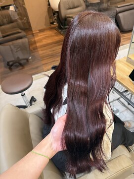 ジーナ 新宿(Zina) ツヤツヤワインレッド◎