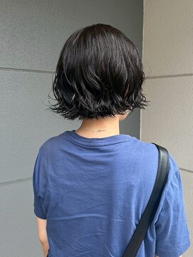 ヘアーアイストゥーレ(HAIR ICI TRE) 20代30代透明感ブルーブラック×くびれ外ハネボブ