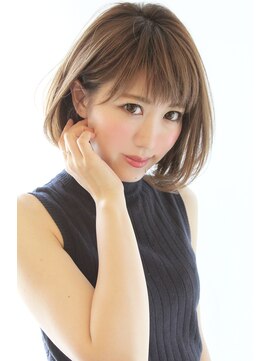 レウナ 外苑前(Reuna) 大人可愛いひし形ボブ耳かけワンカールボブ