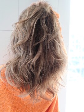 アルバム 銀座(ALBUM GINZA) ハイグラロング_アッシュブラウンネオウルフ外ハネボブ_ba275772