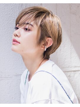 ピズム(PISM) 耳かけカジュアルイメチェンショート/フォギーベージュ