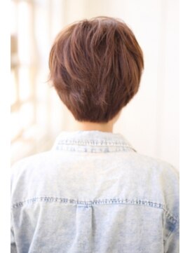 ヘア ルミナス バイ フォルテ(HAIR LUMINAS by FORTE) カジュアルショートでリラックススタイル