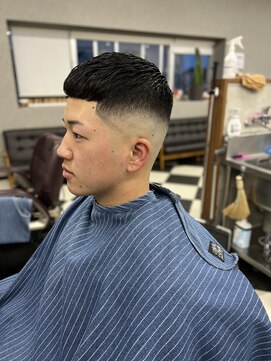 バーバーゼロ(BARBER ZERO) スキンフェード×クロップスタイル