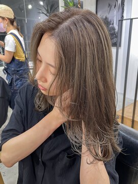 ローレル(Laurel) Laurel心斎橋○森拓也○レイヤー×グレージュ