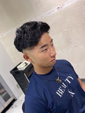 フランクスバーバーザスタンド(Frank’s barber the stand) パーマアップバングスキンフェードE