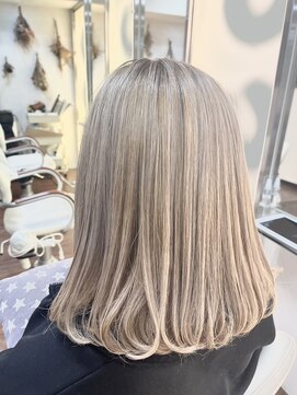 フォルム アージュ FORME age Wカラーで透明感