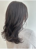 暗めのグレージュカラー