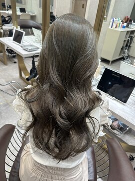 ロンド レア 天神大名店(Lond Le’a) ピンクカラー/暖色カラー/レイヤーカット/韓国ヘア/ボブ