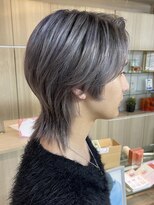 ラヴィエール(LAVIERE by R-EVOLUT)&nbsp;センターパートウルフ/シルバーグレー/ハイトーン【柏・柏駅】