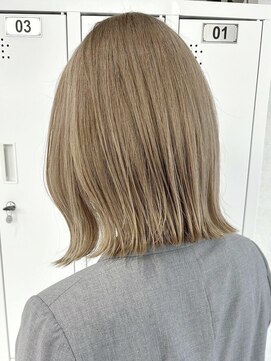 ムク 横浜店(muku) ダブルカラーミルクティーベージュカラーケアブリーチ韓国ボブ