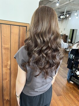 ミミ ブランシェ(Mimi Branche) カット/ブリーチ/カラー/イルミナ/イルミナカラー/ショート/ボブ