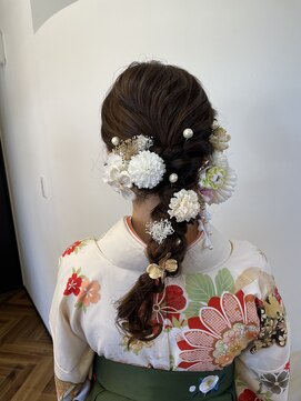 ミテ(miitte) 卒業式ヘアアレンジおろし編み