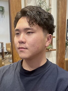 ガイ ラタン ウエスト(GUY lattan west) テーパーフェード/スパイラルパーマ/短髪/松戸駅/men's