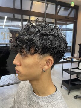 MEN’S HAIR/サーフカール/刈り上げセンターパート/千葉駅