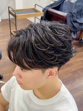 メルシー トータル ブランディング サロン(merci TOTAL BRANDING SALON) メンズフェザーパーマ　刈り上げセンターパートフェザーショート