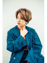 ページボーイ美容室&nbsp;センターパートのハンサムショート