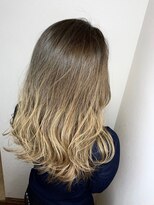 フロート 小阪店(float) グラデーションカラー_耳かけ,毛先パーマ,イメチェン