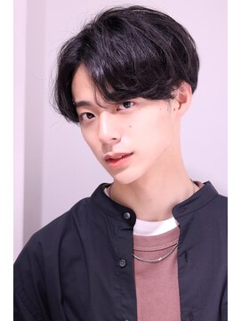 ネイビー(NAVY) メンズ ハンサムショート 前下がり センターパートマッシュ