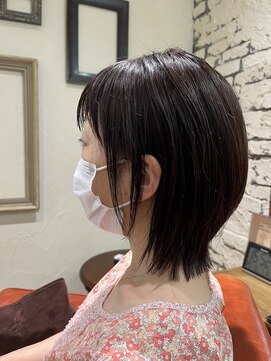 タントラ(tantra) 暗髪×イルミナカラー　外ハネ　ミディ