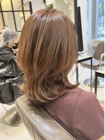 大人ミディアム　30代40代　くびれレイヤー