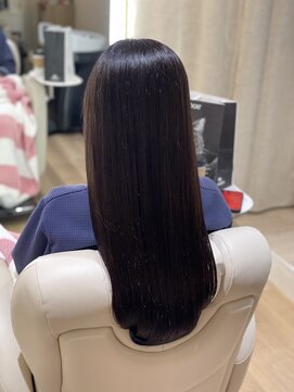 アリエス(Aries) ブラック×艶髪ロング◎30代40代50代