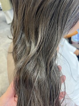 ローレン(Loren) シルバーアッシュ