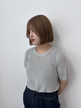 エルガ バイ コバルト(LGA by cobalt) ブラウンベージュのダブルカラー×あごラインボブ