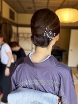 コマリ(comari)&nbsp;キレイめシニヨン