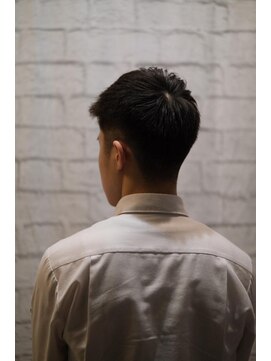 グレイスフル バーバープラチナム 六本木店(Graceful Barber platinum) 爽やかアップバングショート
